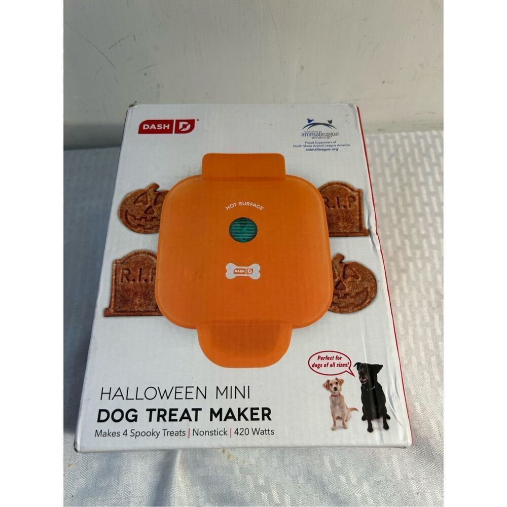 Dash dog‎ treat maker Halloween shaped